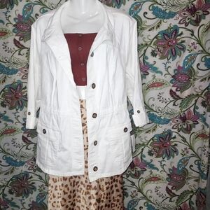NWT Dressbarn White Utility Jacket with Button Accents, Size 2X.